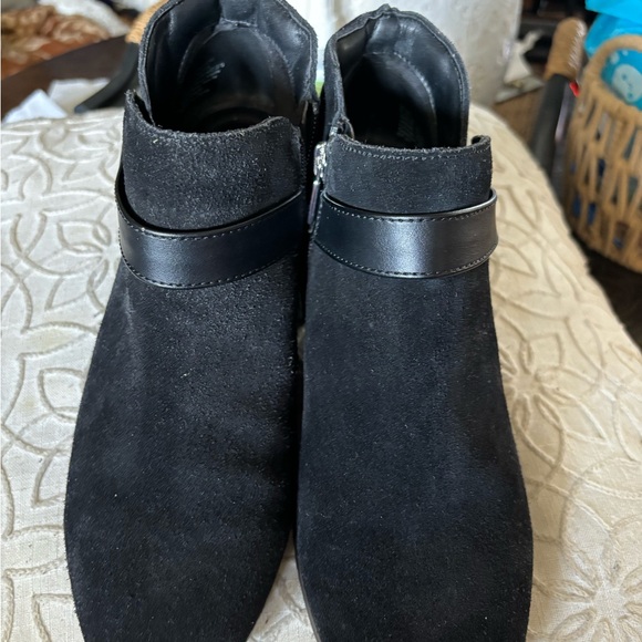 Reaction Kennth Cole - Picture 2 of 7